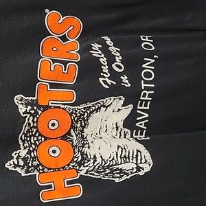 Hooters BLACK T SHIRT